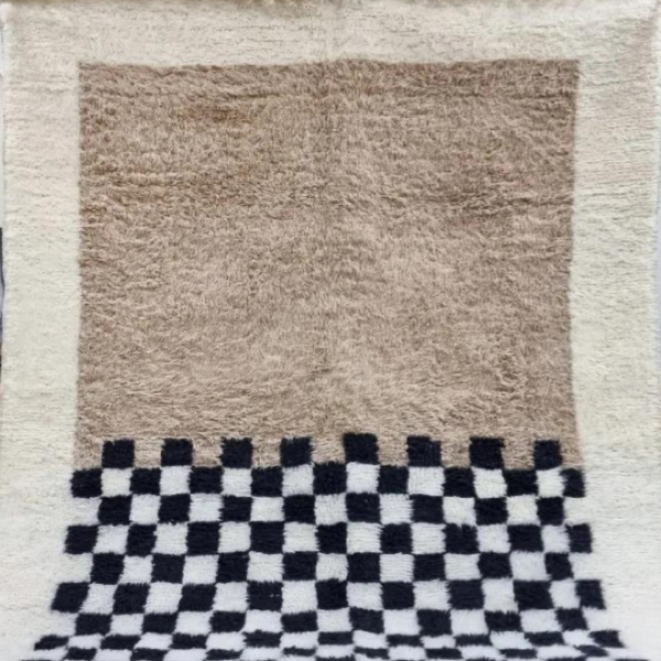 Moroccan Berber rug in beige and black - Image 3