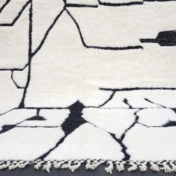 Black and white Moroccan Berber rug - Image 3