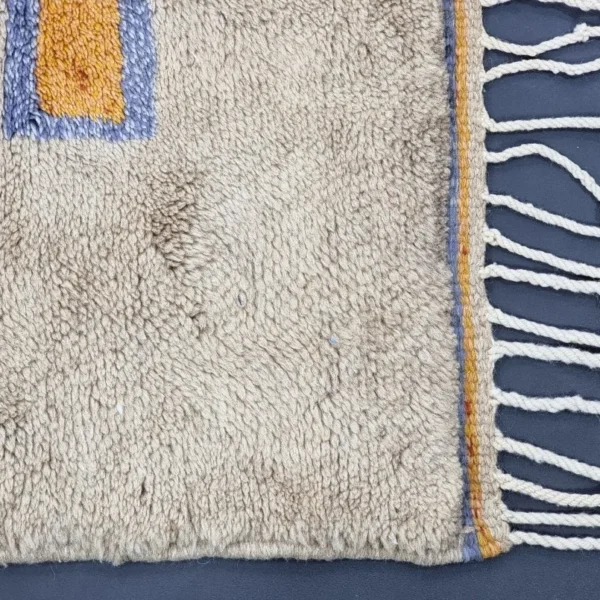 Moroccan Berber rug in beige and mustard - Image 2