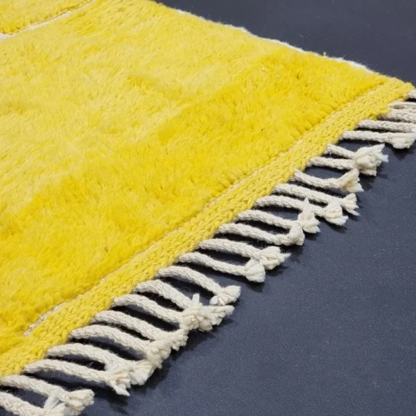 Yellow and white Moroccan Berber rug - Image 3