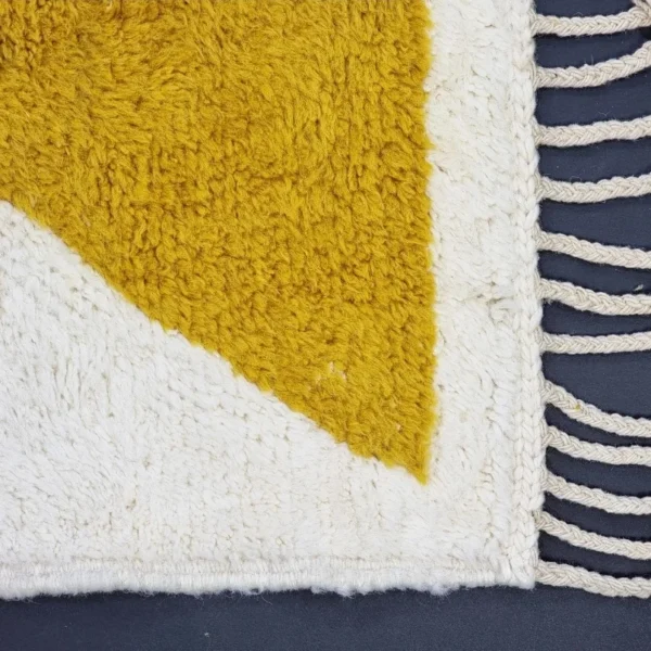 Geometric Moroccan Berber rug in white and mustard - Image 4