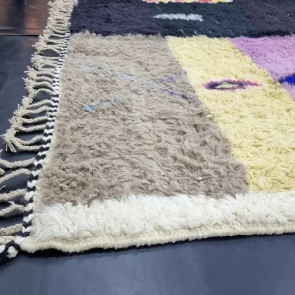 Moroccan Berber rug in black and red - Image 3